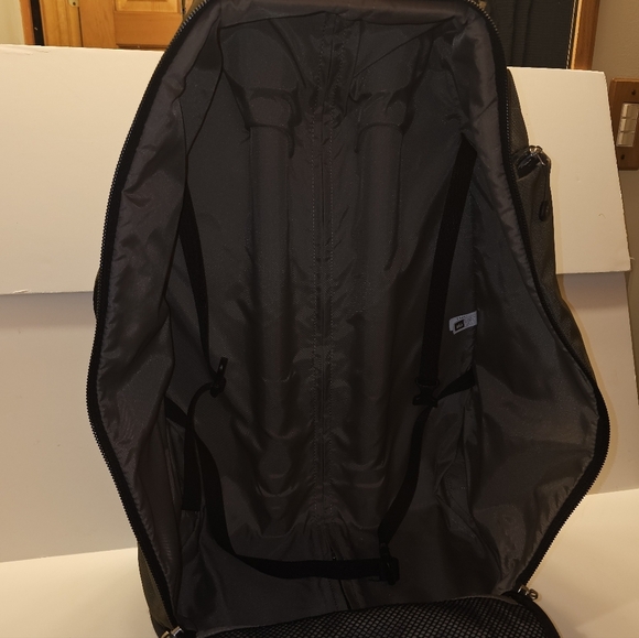 REI  Dark Green Travel Roller Backpack - Picture 16 of 16